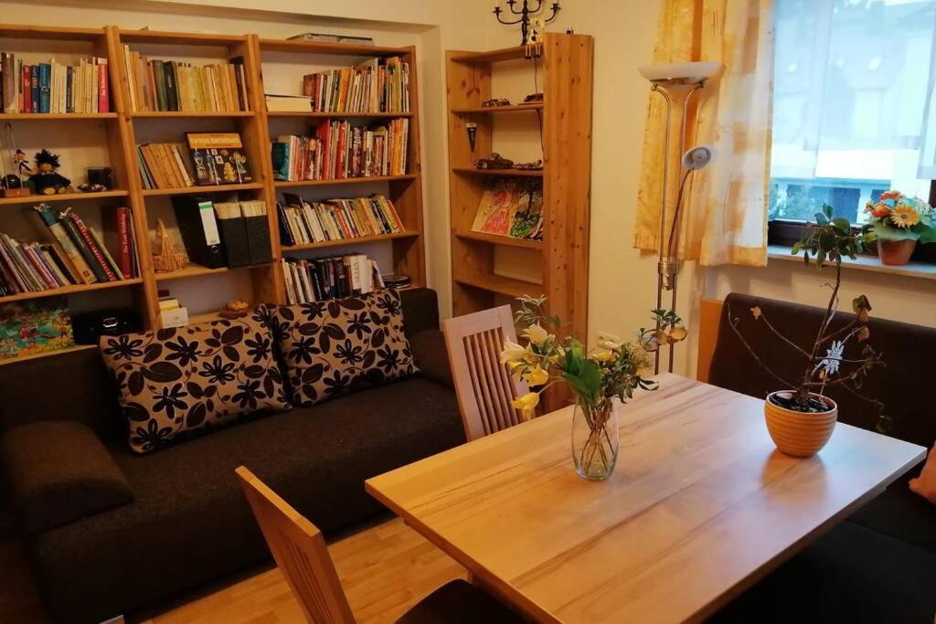 Lage Im Zentrum Und Am Hofgarten 150qm Mit Klima, 2xbalkon, Aufzug, Familienfreundlich * Bayreuth