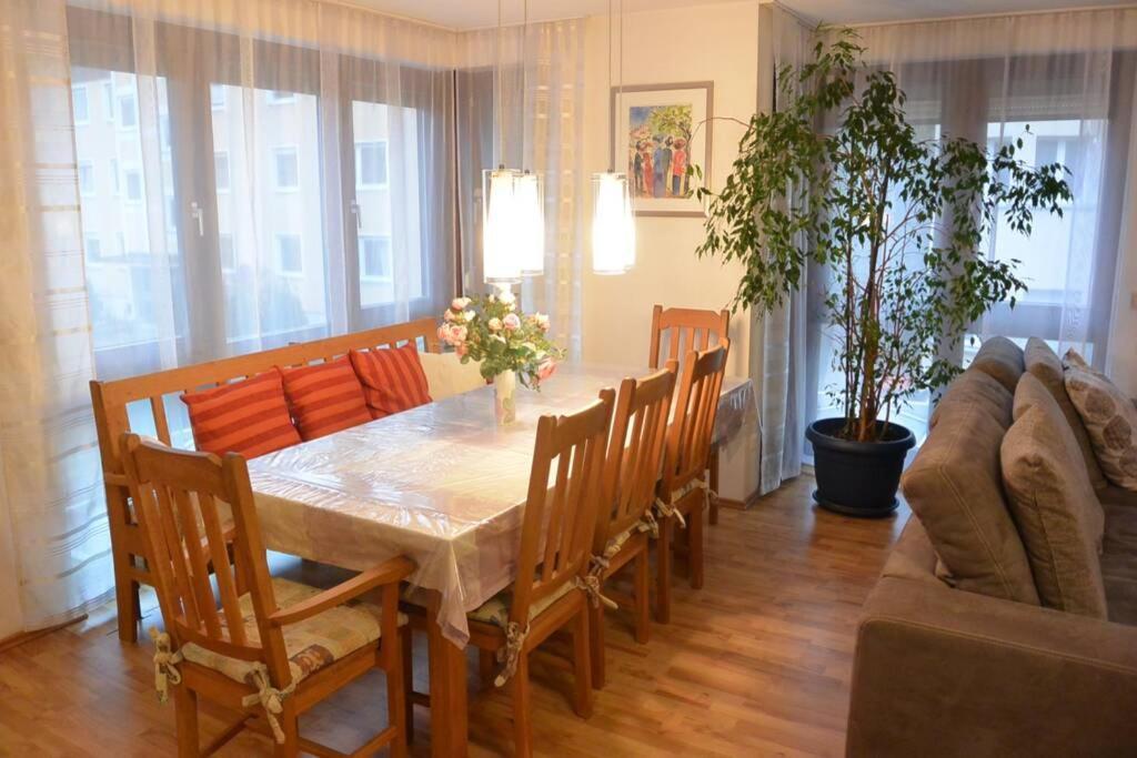 Lage Im Zentrum Und Am Hofgarten 150qm Mit Klima, 2xbalkon, Aufzug, Familienfreundlich Appartement Bayreuth